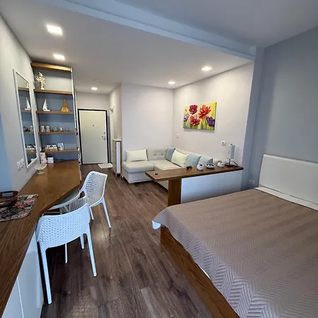 Beachfront Apartman Saranda